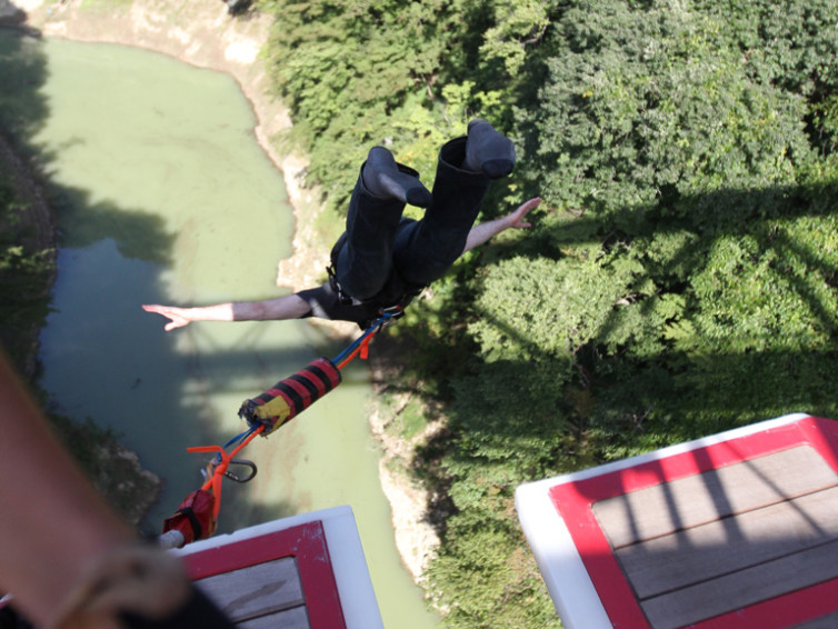 Bungee Jumping in Japan
